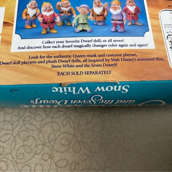 Walt Disney's Snow White Doll - Picture 12 of 13